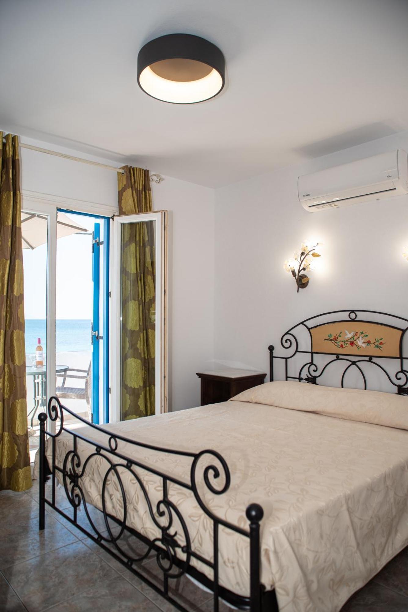 Deep Blue Aparthotel Agios Prokopios  Exteriör bild